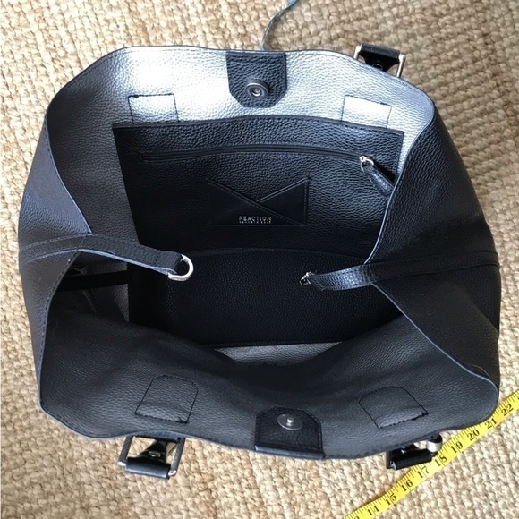 KENNETH Cole large purse shoulder bag. Black. - Picture 6 of 9